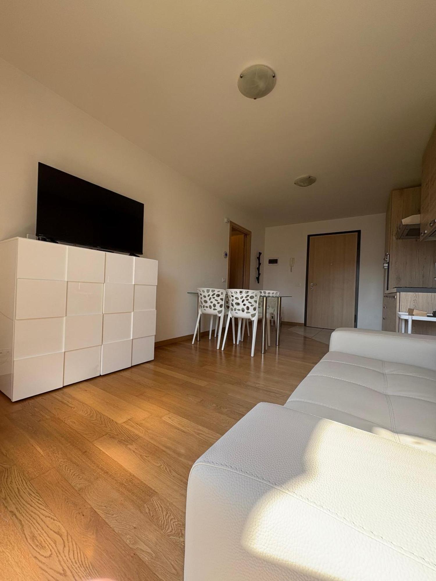Crossroads Apartment Santa Maria la Longa المظهر الخارجي الصورة